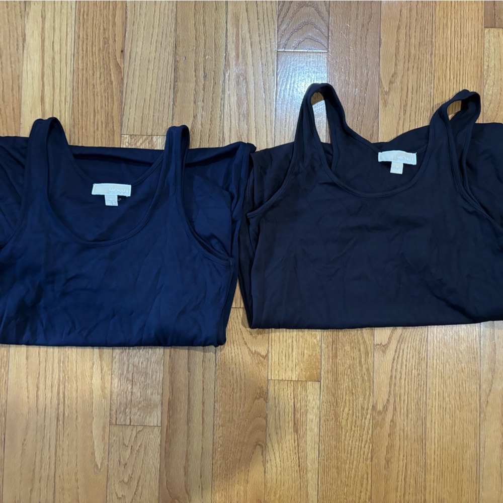 Michael Kors dresses
Black and navy blue (bundle)
Black and blue women’s medium